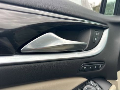 Used 2019 Buick Enclave Premium image 29