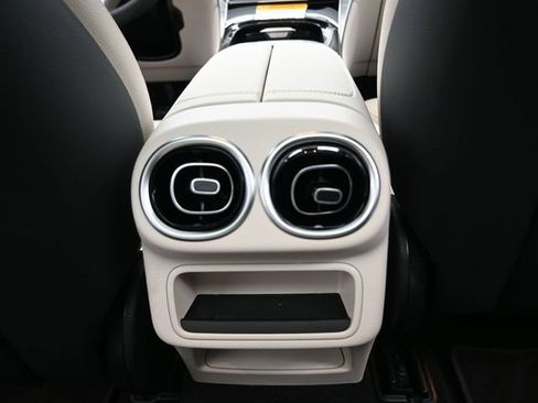 New 2025 Mercedes-Benz GLC 300 image 29