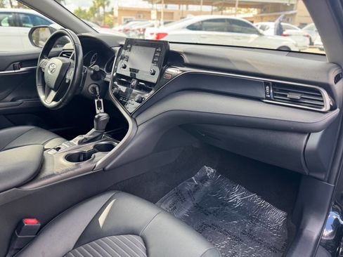 Used 2022 Toyota Camry SE image 19
