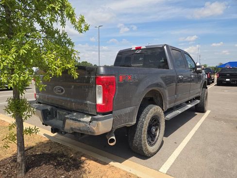 Used 2019 Ford F250 XLT w/ XLT Premium Package AWD/4WD image 3