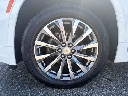 Used 2023 Chevrolet Traverse Premier AWD/4WD image 12