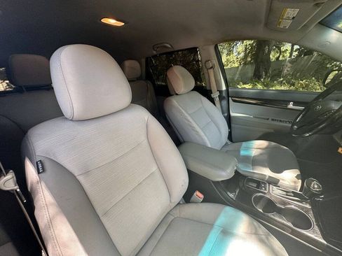 Used 2014 Kia Sorento LX FWD image 26