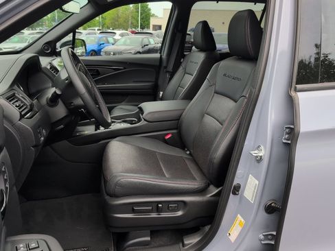 Used 2024 Honda Passport Black Edition image 12