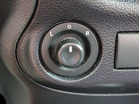 Used 2016 Jeep Wrangler Unlimited Rubicon w/ Connectivity Group AWD/4WD image 22
