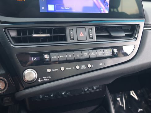 Certified 2023 Lexus ES 350 w/ Premium Package image 24