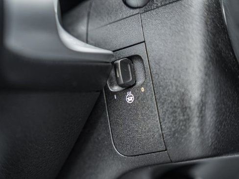 Certified 2024 Mercedes-Benz GLB 250 4MATIC w/ Winter Heating Package image 40