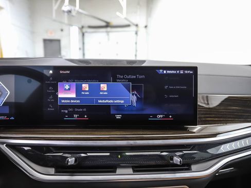 Certified 2023 BMW X7 xDrive40i w/ Premium Package image 16