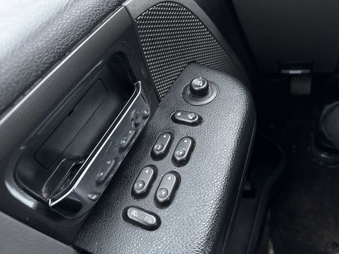 Used 2005 Ford F150 XLT image 27