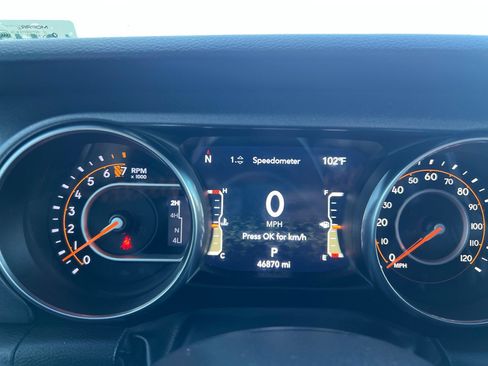 Used 2023 Jeep Gladiator Mojave AWD/4WD image 33