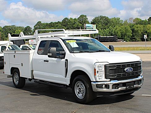 Used 2024 Ford F350 XL w/ XL Chrome Package RWD image 2