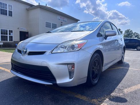 Used 2014 Toyota Prius Three FWD image 2