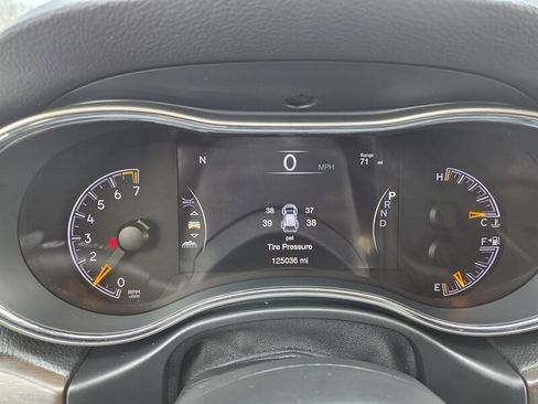 Used 2016 Jeep Grand Cherokee Limited image 18