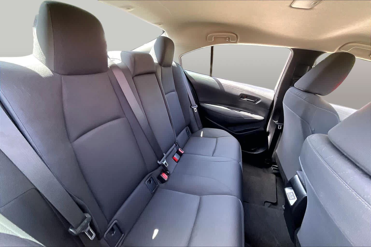 Used 2025 Toyota Corolla LE FWD image 19