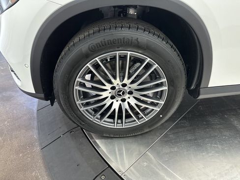 Used 2026 Mercedes-Benz GLC 300 4MATIC image 31