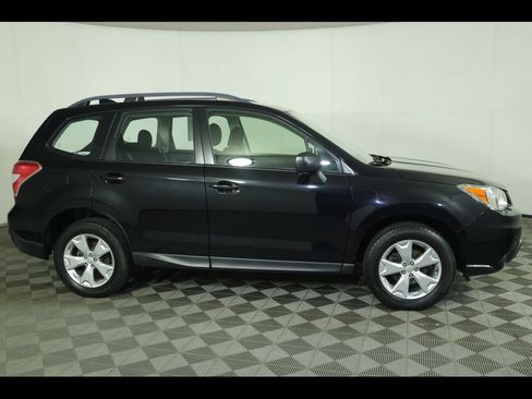 Used 2016 Subaru Forester 2.5i w/ Alloy Wheel Package AWD/4WD image 5