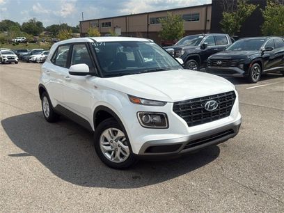 New 2025 Hyundai Venue SE