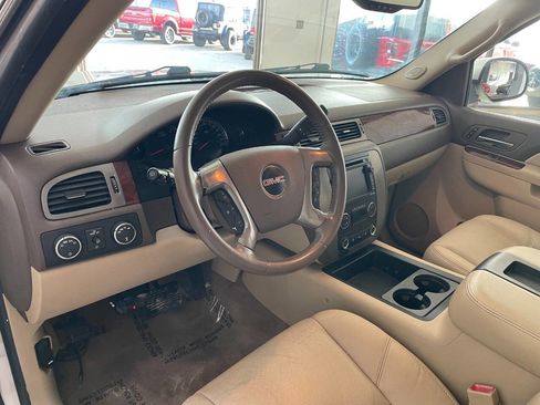 Used 2010 GMC Yukon XL SLT image 18