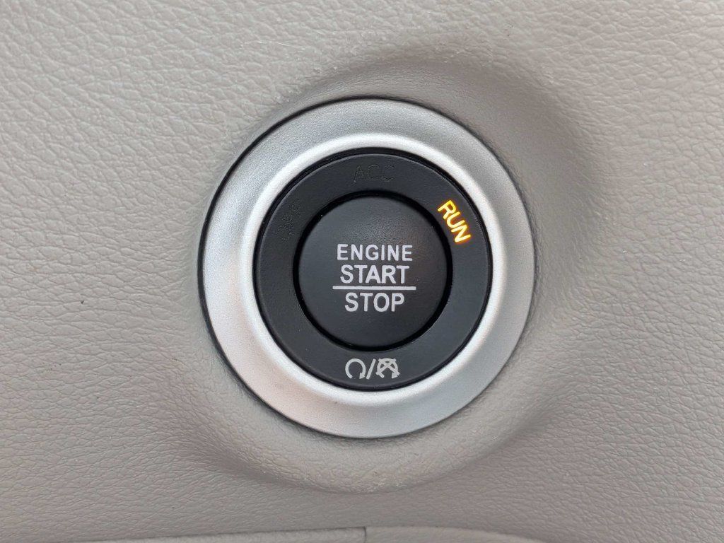 Used 2022 Chrysler Voyager LX FWD image 29