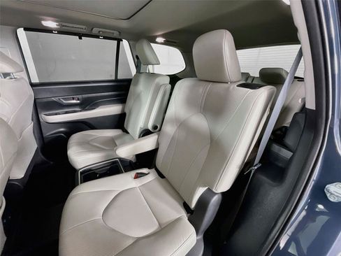 Used 2024 Toyota Grand Highlander AWD image 26