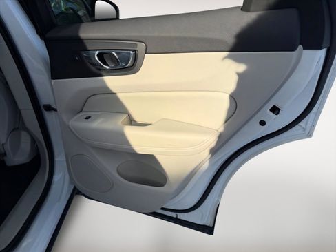 Used 2023 Volvo XC60 T8 Ultimate w/ Climate Package image 12