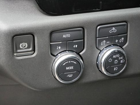 Used 2022 GMC Sierra 1500 Elevation w/ LPO, Elevation Black Package image 19