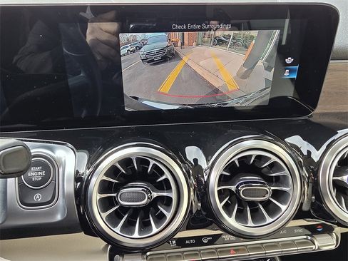 Certified 2022 Mercedes-Benz GLB 250 4MATIC image 24