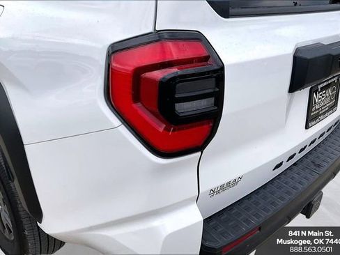 Used 2025 Toyota 4Runner SR5 AWD/4WD image 23