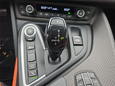 Used 2019 BMW i8 Coupe image 17