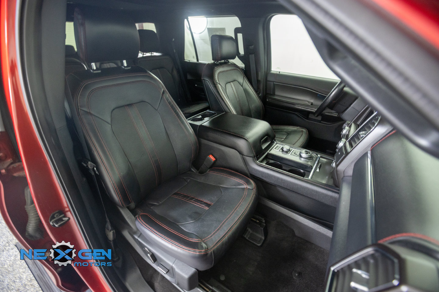 Used 2019 Ford Expedition Limited w/ Equipment Group 303A AWD/4WD image 11