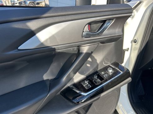 Used 2023 MAZDA CX-9 Touring image 18