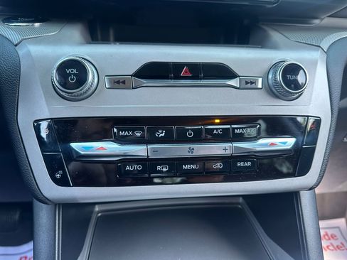 Used 2023 Ford Explorer XLT w/ Equipment Group 202A image 23