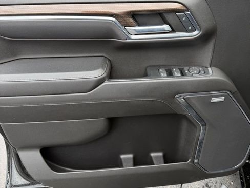 Used 2022 Chevrolet Silverado 1500 LT Trail Boss w/ LT Trail Boss Premium Package image 11