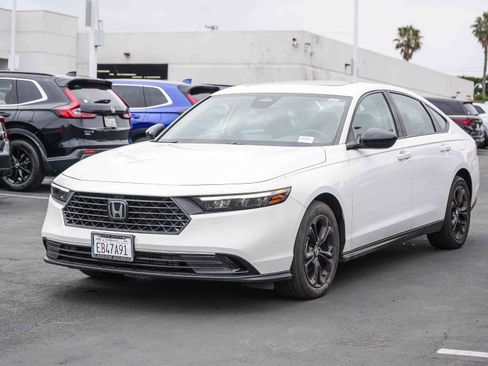 Used 2025 Honda Accord SE image 3