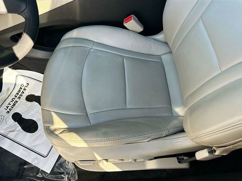 Used 2020 Buick Enclave Premium w/ Sun and Sites Package image 20