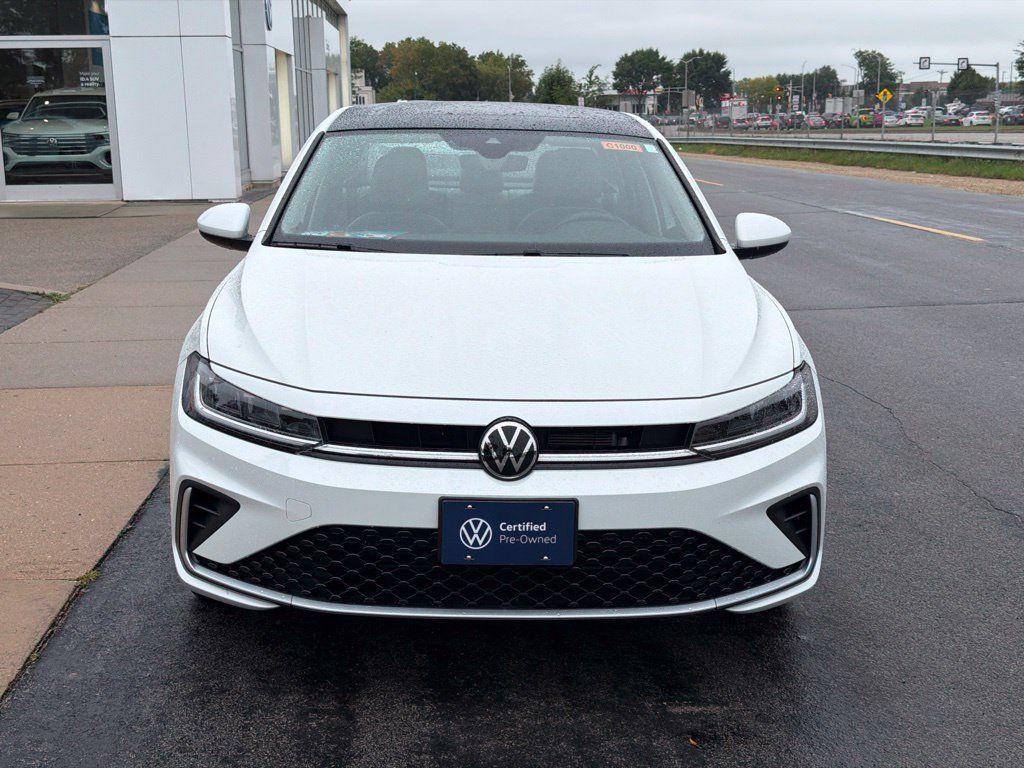 Certified 2026 Volkswagen Jetta SE FWD image 3