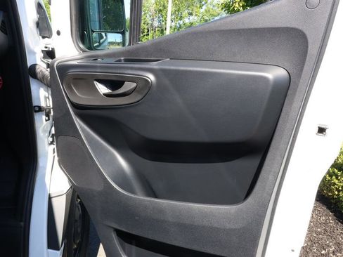 Used 2025 Mercedes-Benz Sprinter 2500 image 29