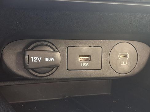 Used 2024 Hyundai Elantra Limited FWD image 6