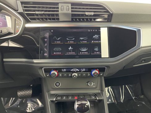 New 2025 Audi Q3 2.0T Premium image 27