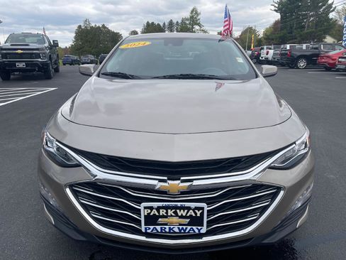 Used 2024 Chevrolet Malibu LT FWD image 2