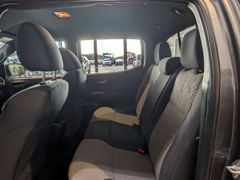 Used 2023 Toyota Tacoma TRD Sport AWD/4WD image 19