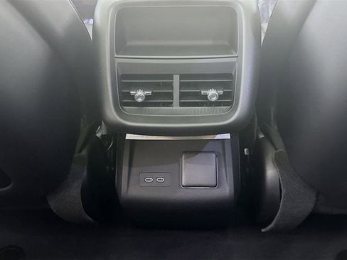 Used 2024 Cadillac Lyriq Luxury image 30