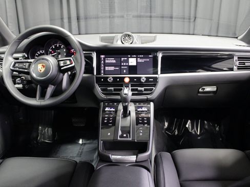 New 2026 Porsche Macan image 23