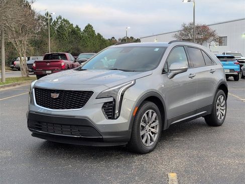 Used 2023 Cadillac XT4 Sport w/ Cold Weather Package image 9