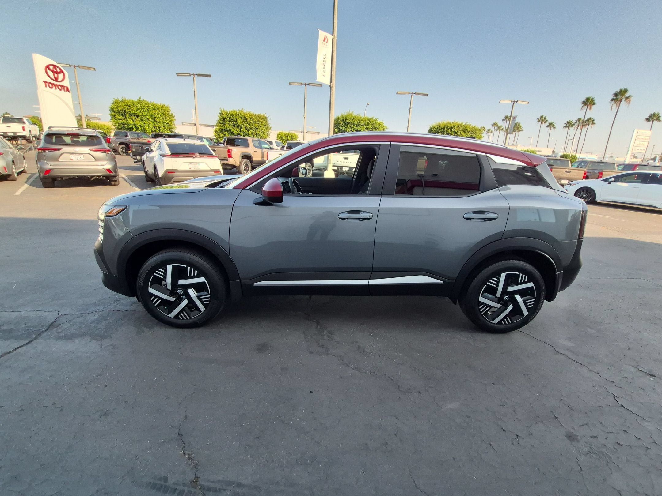 Used 2026 Nissan Kicks SV FWD image 4