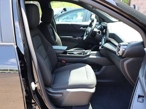 Used 2025 Chevrolet Equinox LT FWD image 39