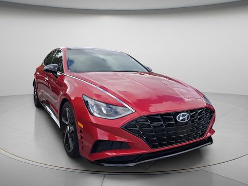 Used 2021 Hyundai Sonata SEL Plus w/ Tech Package FWD image 4