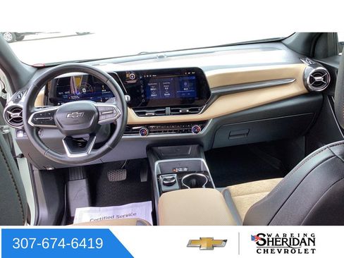 Used 2025 Chevrolet Equinox ACTIV w/ Convenience Package III AWD/4WD image 9
