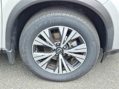 Used 2023 Nissan Rogue SV w/ SV Premium Package image 8