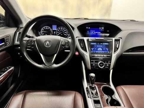 Used 2017 Acura TLX image 18