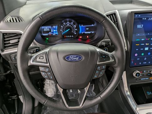 Used 2022 Ford Edge Titanium w/ Equipment Group 301A image 18